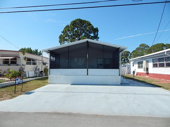 2nd image of 4104 88th Pl S