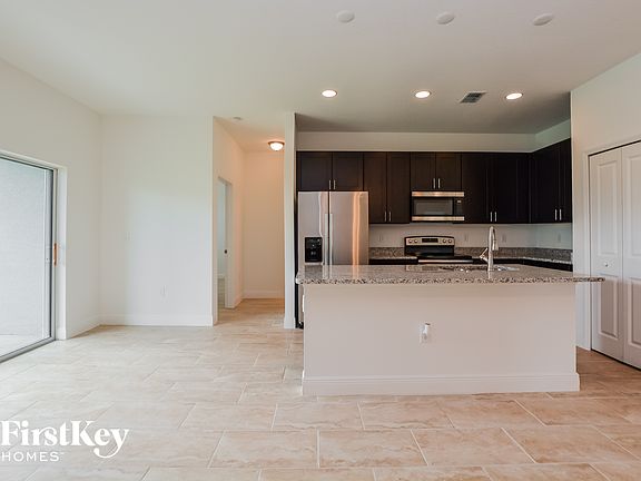 4th image of 492 Britten Dr