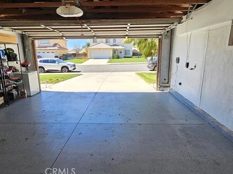 1650 Ravenswood Rd — Photo 17