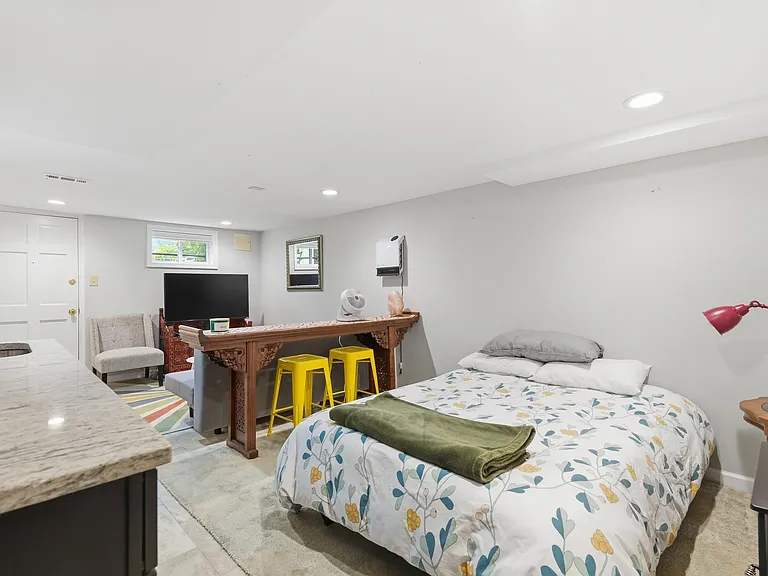 855 N Frederick St — Photo 18