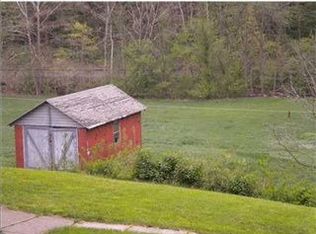 11 Cracker Jack Rd, Monongahela, PA 15063