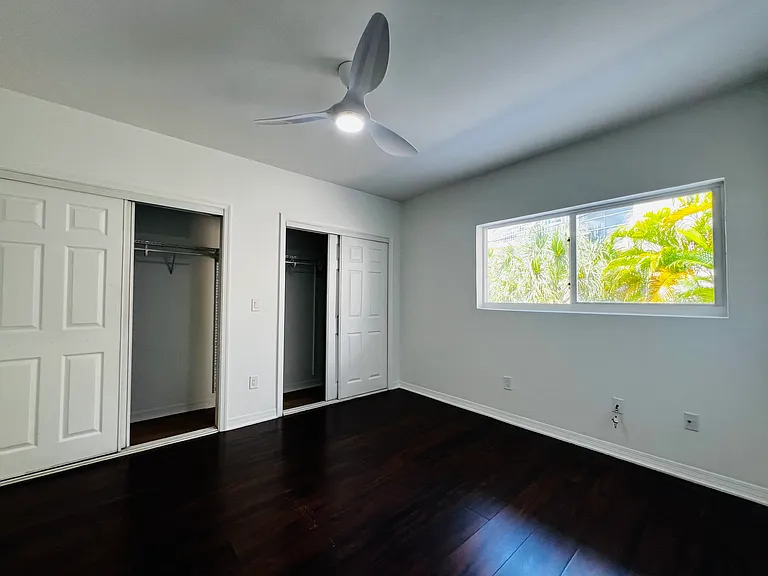 944 Bay Dr #12 — Photo 12