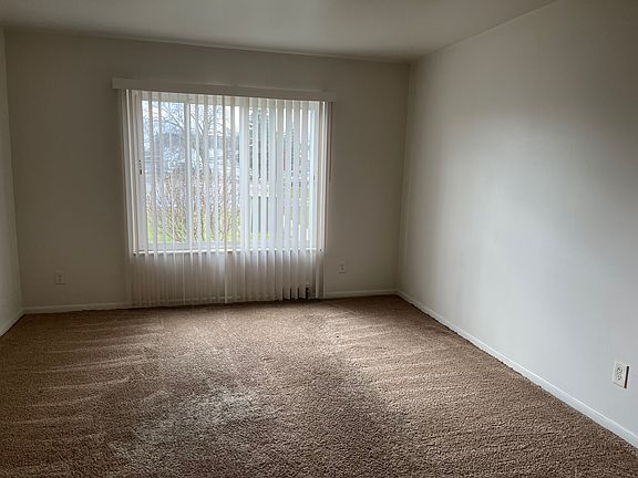4th image of 31805 Kelly Rd APT 19