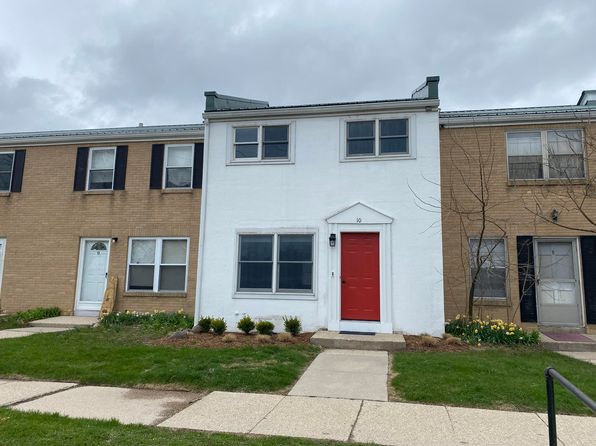 10 Meadow Hills Ln, Fremont, MI 49412
