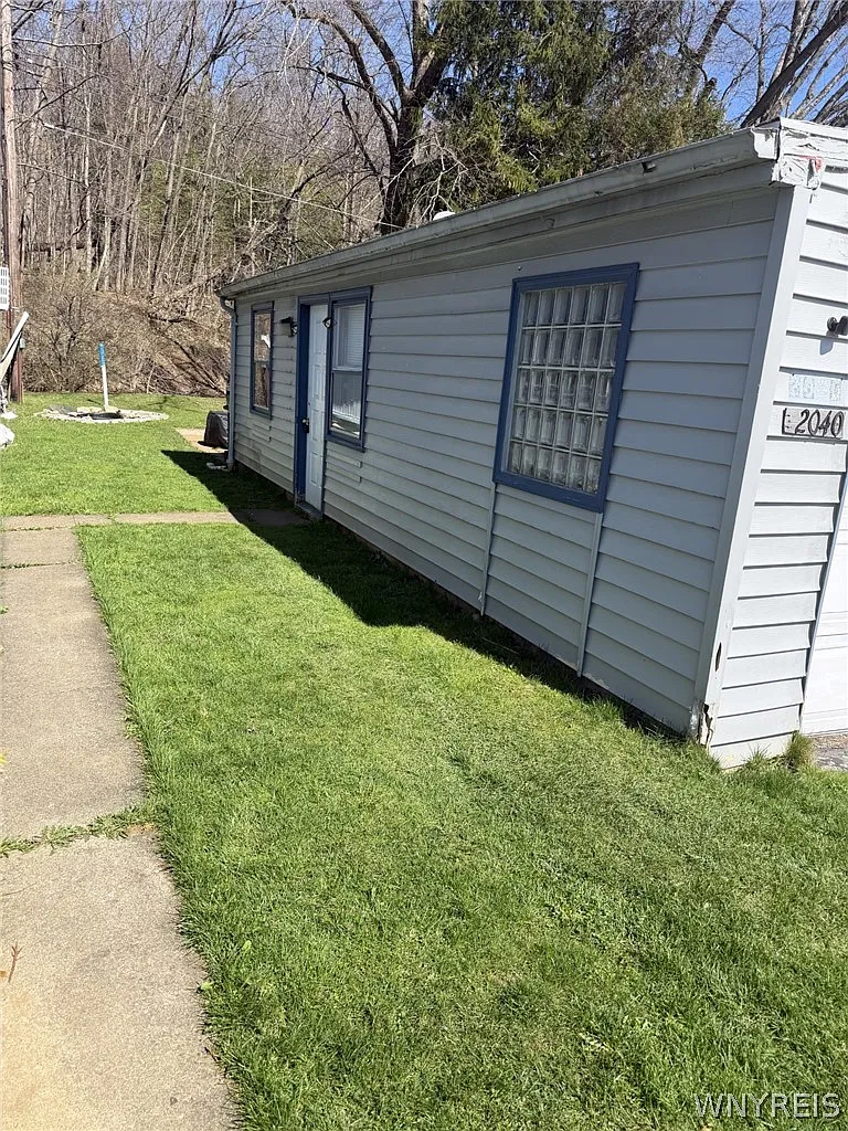 2040 Hemstreet Rd photo 1