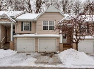 6127 Hickory Ln, Urbandale, IA 50322