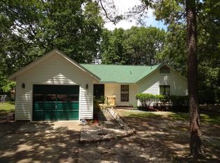 7088 Pantego Dr, Fayetteville, NC 28314