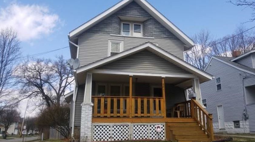 1st image of 807 E Crosier St