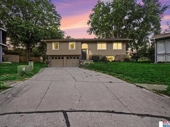 1014 Julius Pl, Bellevue, NE 68005