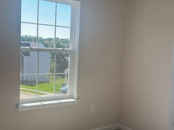 100 Barlett Ln, Harrisburg, PA 17111