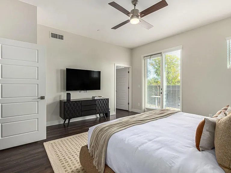 Pinnacle Vista Condominiums — Photo 28