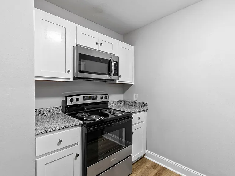 Crestview Apartments — Photo 28