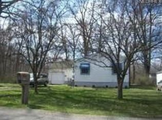 1401 Lovers Ln NW, Warren, OH 44485
