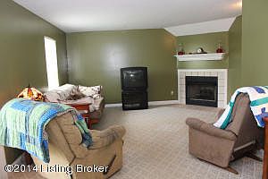 3rd image of 95 Hickory Woods Dr
