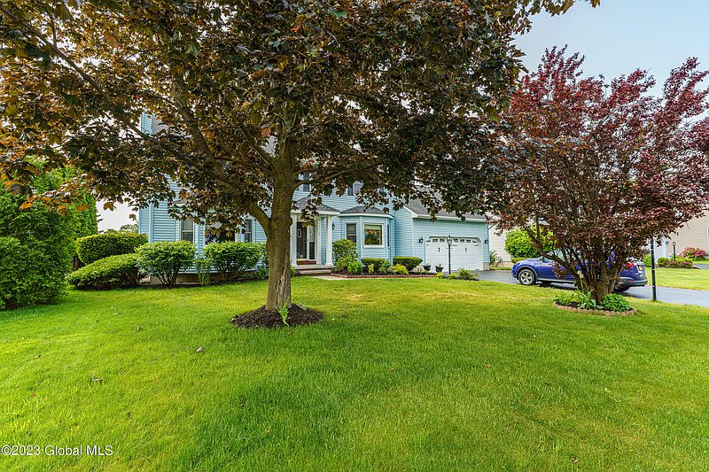 2nd image of 32 Berkshire Drive