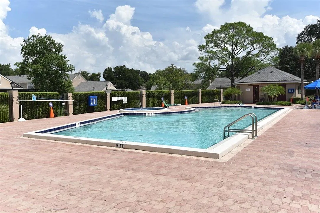 2 bed, 2.5 bath, 1156 sqft, $1,800 — Photo 2