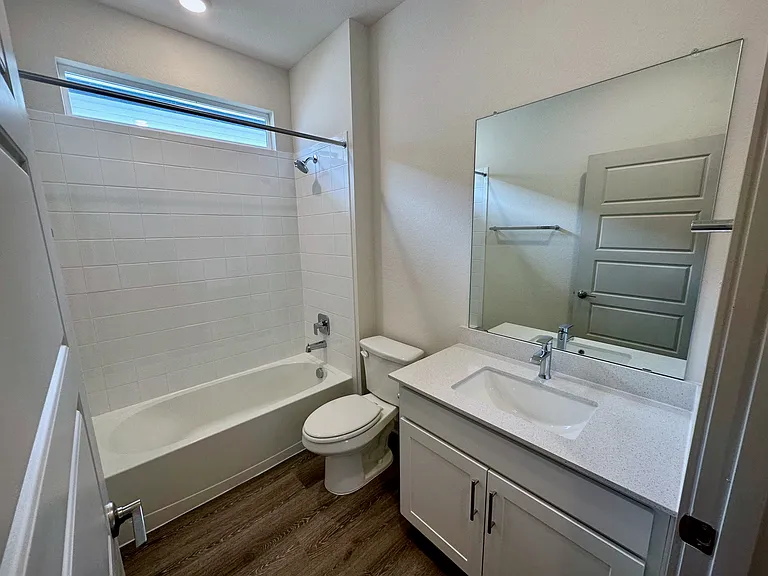325 Wilshire Rd — Photo 13