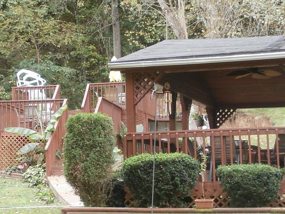 Huge Porch near Double Deck with Pool