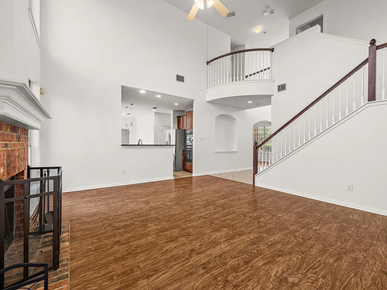 4 bed, 3.5 bath, 3125 sqft, $3,900 — Photo 3