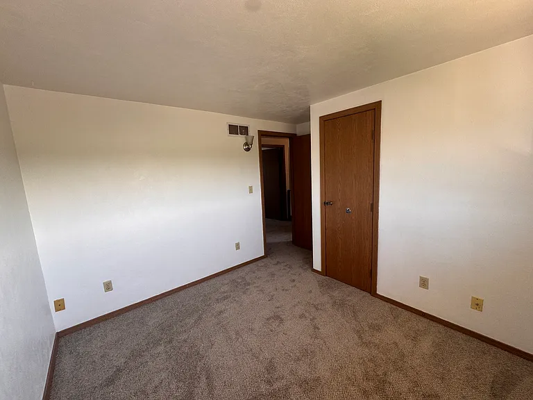2nd floor - 2nd bedroom