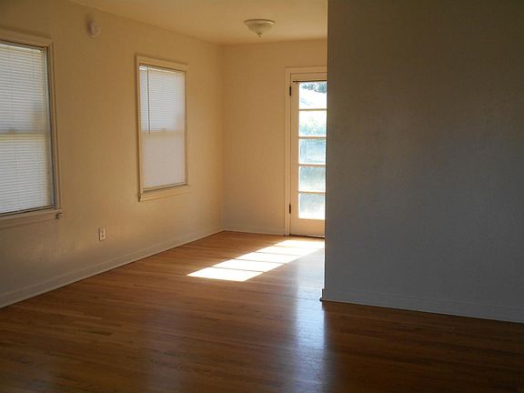 4th image of 821 I St