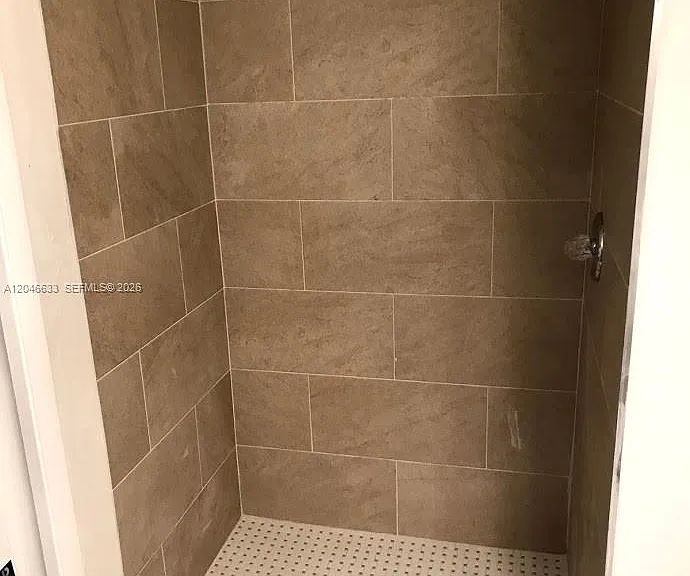 369 Lakeview Dr #203 — Photo 6