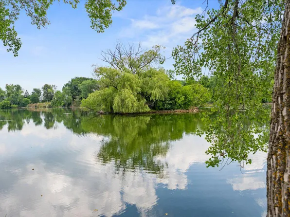 516 Laurel Lake ROAD #4, Thiensville, WI 53092