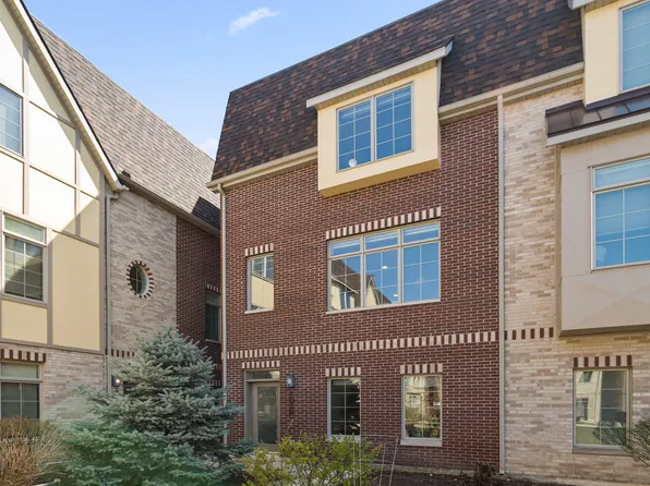 1020 Cedar Ct, Oak Park, IL 60302