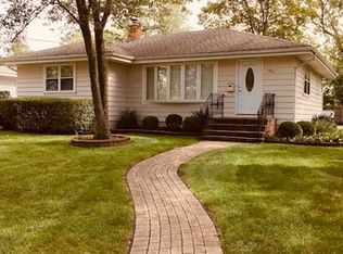 4621 Fairview Ave, Downers Grove, IL 60515