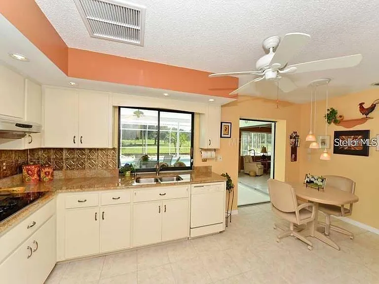 4841 Palm Aire Dr — Photo 8
