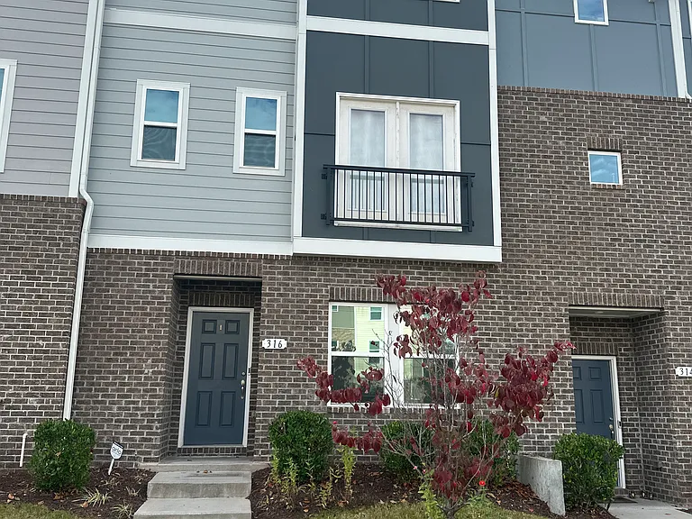 316 King Closer Dr — Photo 1