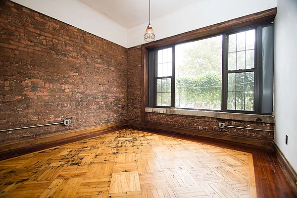 Rented by Nooklyn NYC LLC | media 2