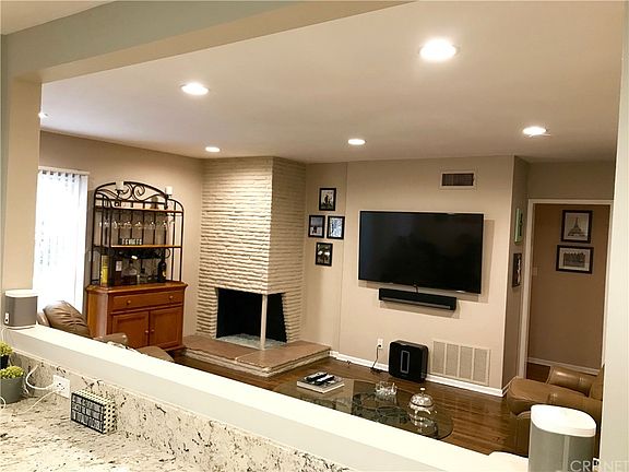 3rd image of 21318 Providencia St