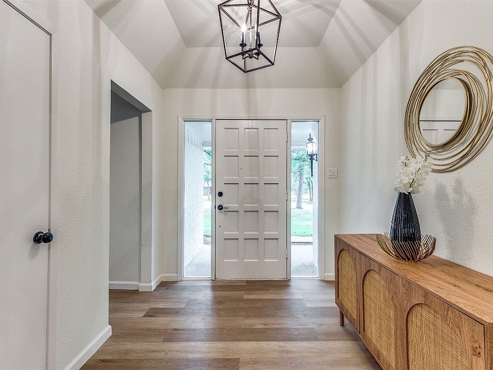 785 Carol Ln, Burleson, TX 76028 | Zillow