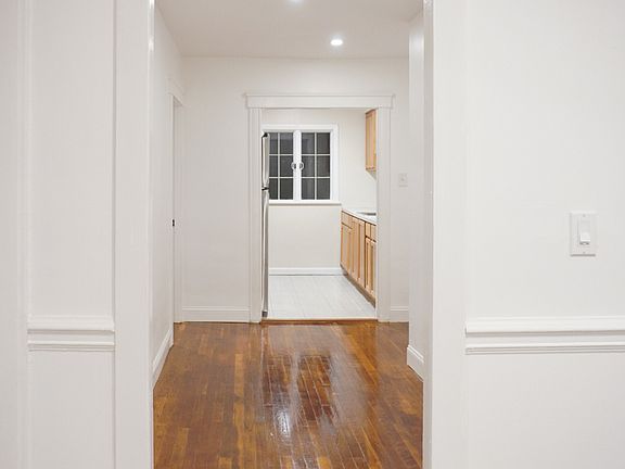 4th image of 288 Division St