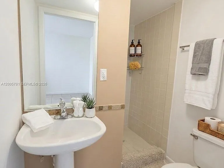 3052 SW 27th Ave #204 — Photo 23