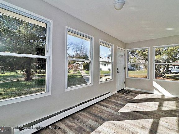 2nd image of 2335 Yorktowne Blvd