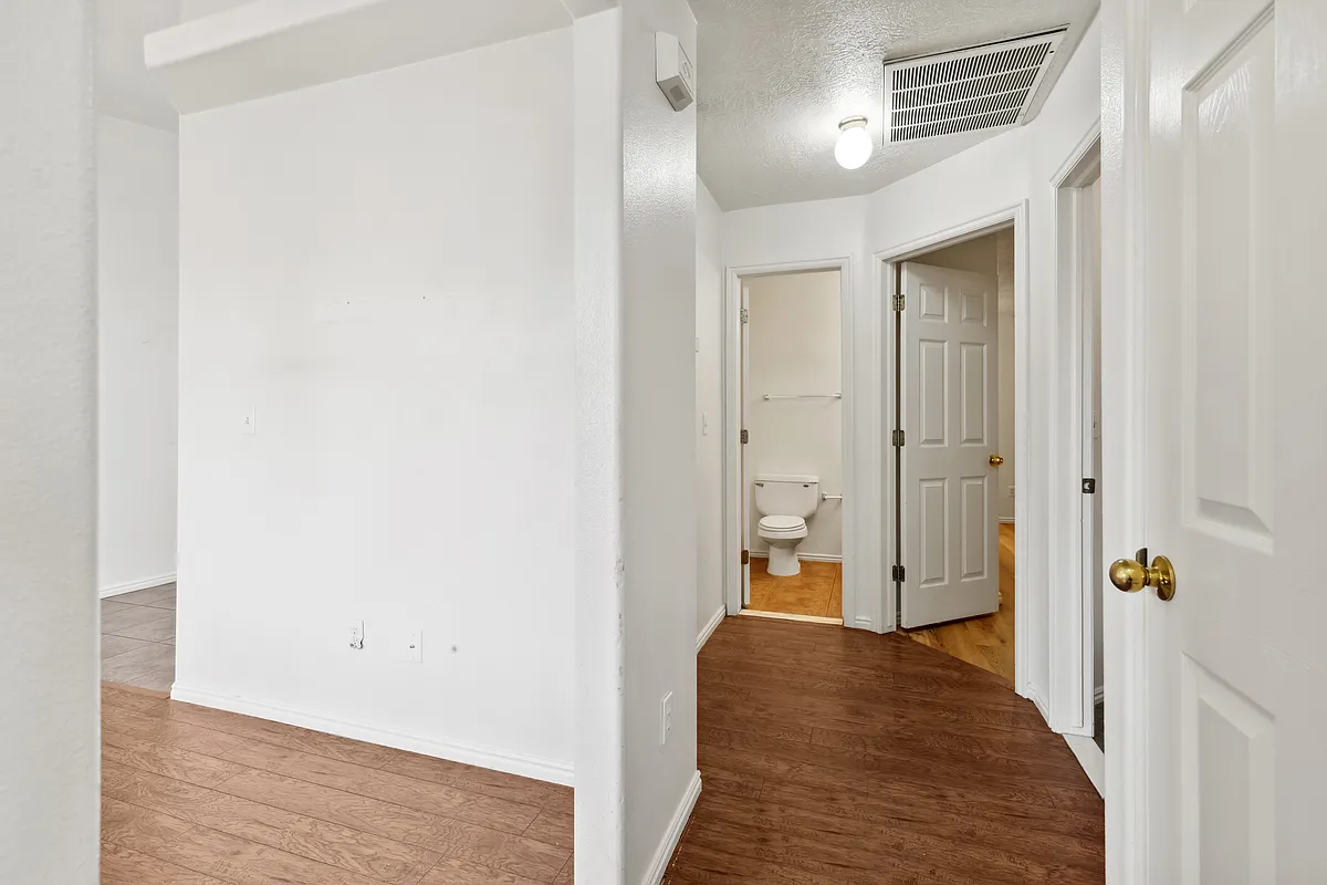Building Photo - 2667 E 620 N
