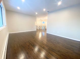 25 Vale Dr, Huntington, NY 11743