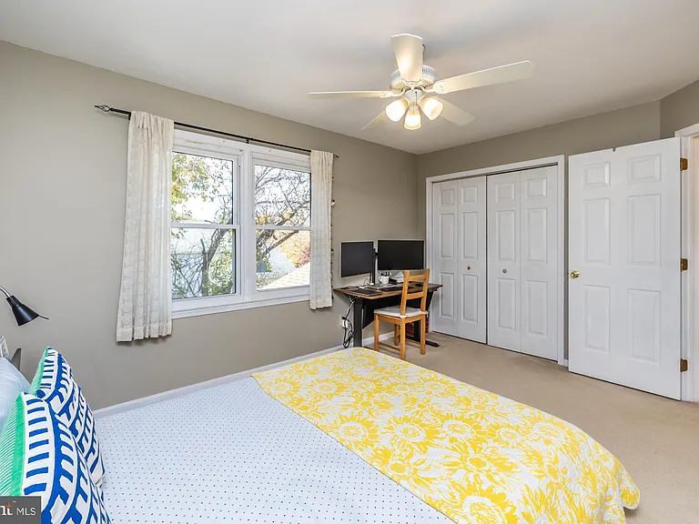 517 Summercroft Dr — Photo 32