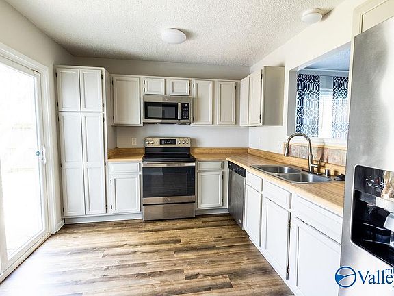 4th image of 371 Oakland Rd