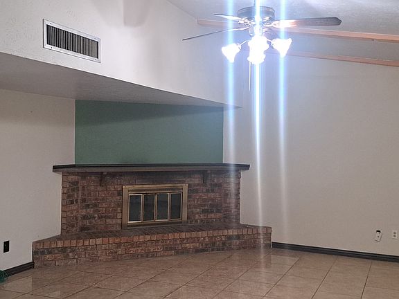 4th image of 606 Irish Glen Dr