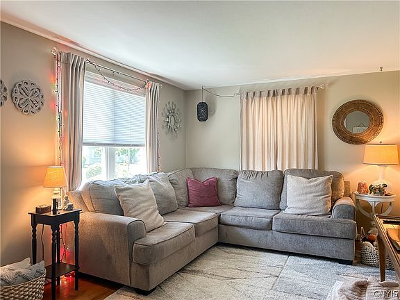 5th image of 627 Delmar Pl