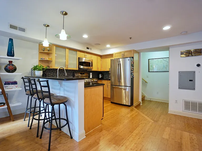 223 Park Ave #2 — Photo 5