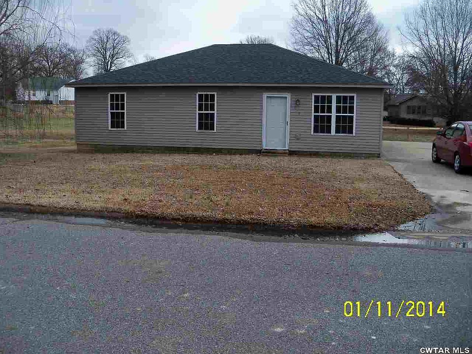 1st image of 829 Hollow Creek Dr