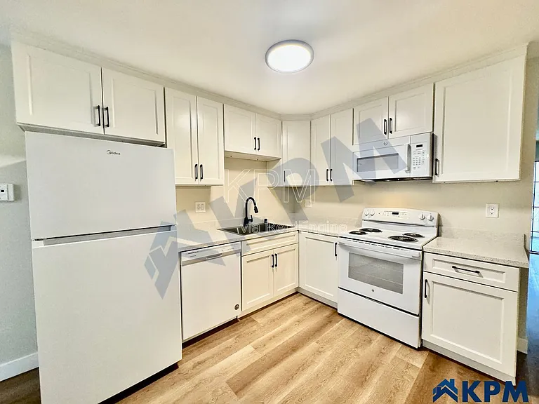 7355 Kelley Dr — Photo 8