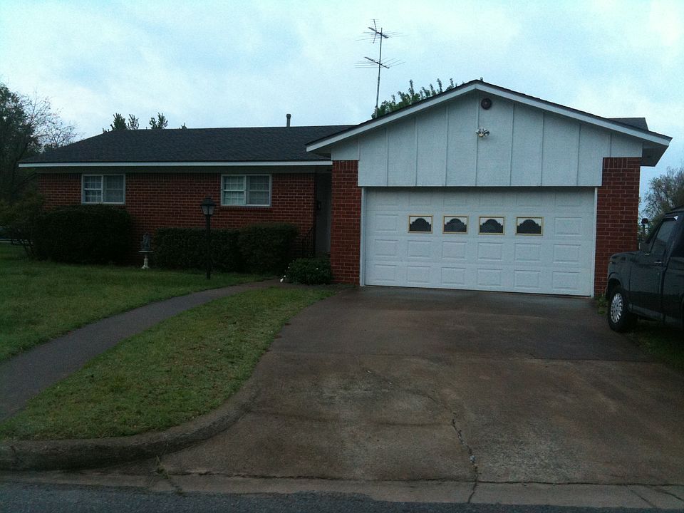 1st image of 1202 S Poplar Pl