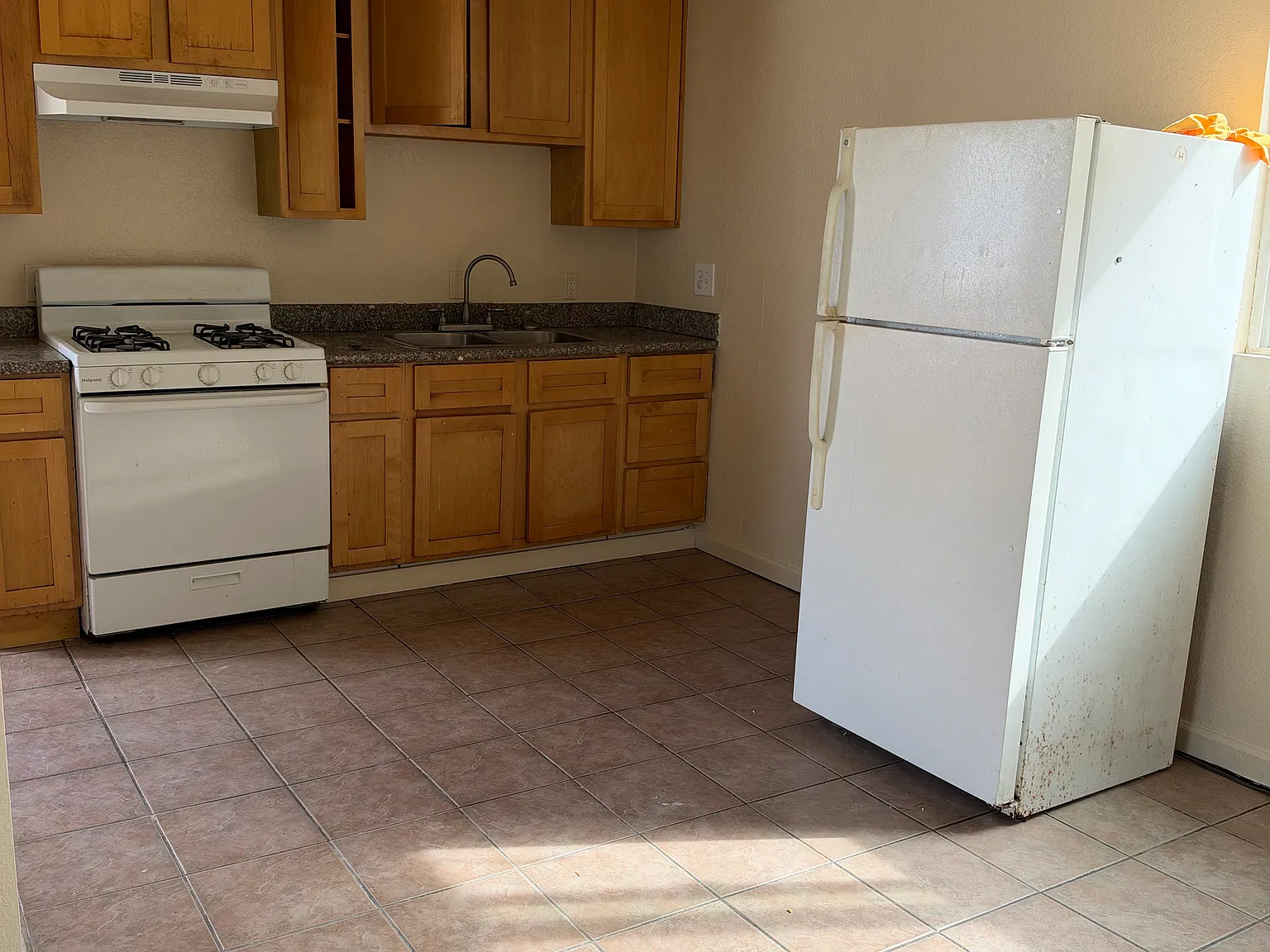 2 bed, 950 sqft, $2,400 — Photo 4