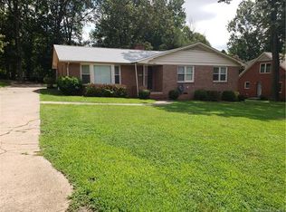 849 7th St SE, Hickory, NC 28602
