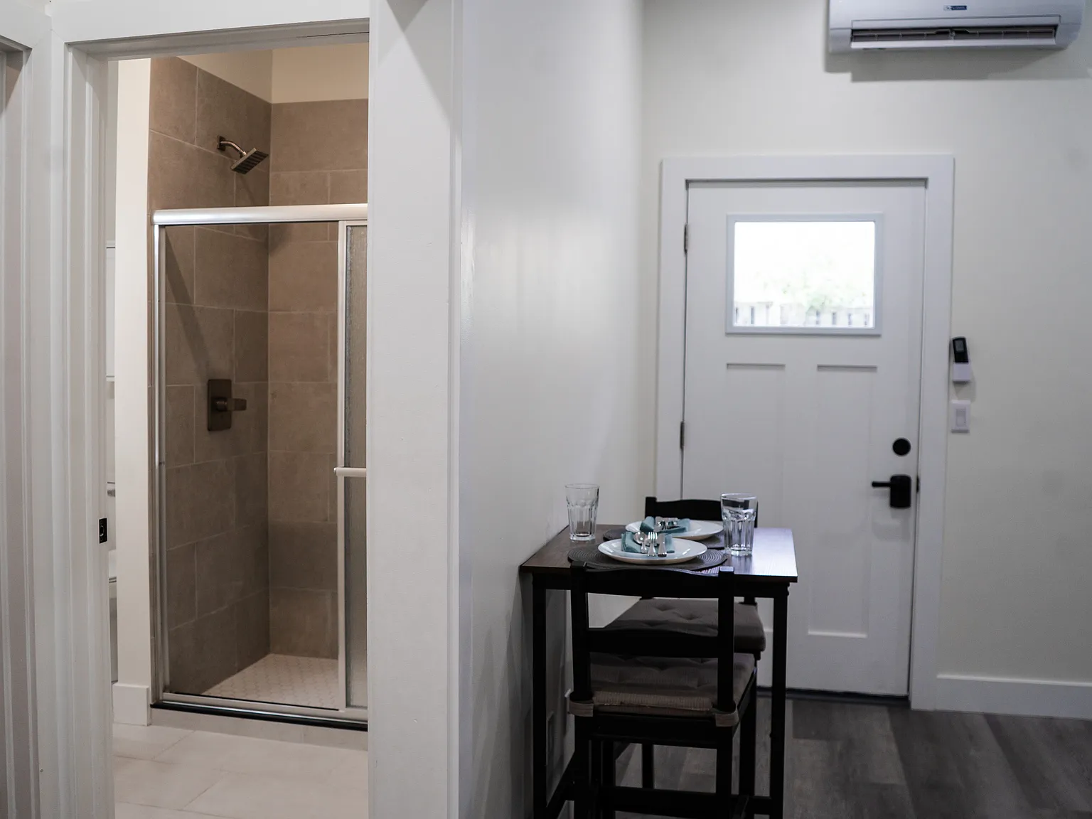 2 bed, 800 sqft, $1,980 — Photo 3